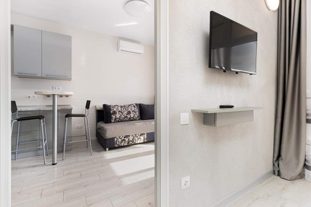 Pearl 44 Apartment With Terrace Odesa Exterior photo