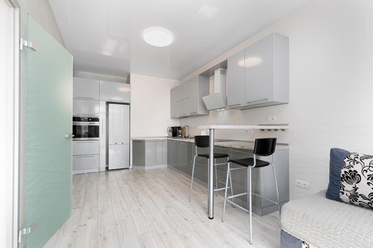 Pearl 44 Apartment With Terrace Odesa Exterior photo